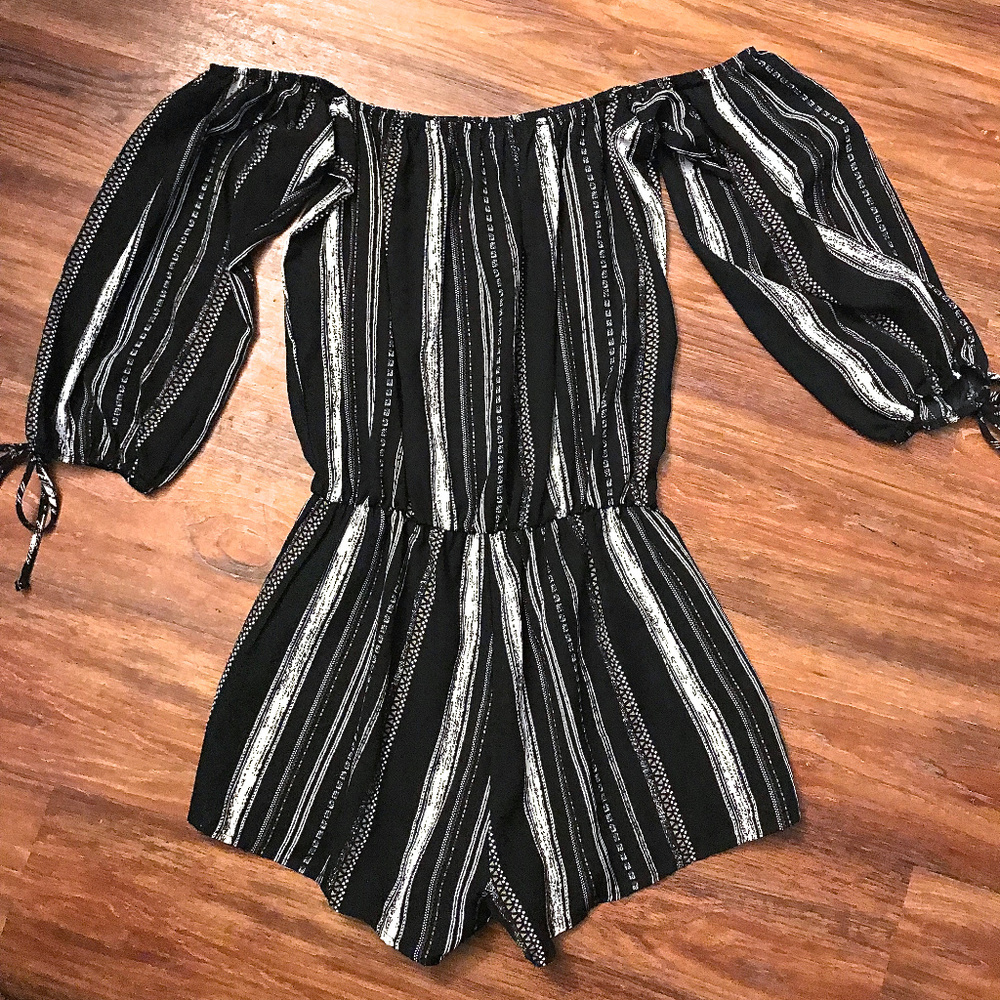 Honey Punch Off the Shoulder Romper ~ A412